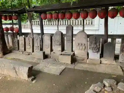 豊栄稲荷神社の{uncategorized: "未分類", other: "その他", undefined: "問題あり", building: "その他建物", grave: "お墓", sacred_gate: "鳥居", guardian: "狛犬", statue: "像", buddha: "仏像", history: "歴史", nature: "自然", garden: "庭園", animal: "動物", pagoda: "塔", temizu: "手水舎", mountain_gate: "山門・神門", sanctuary: "本殿・本堂", subordinate: "末社・摂社", art: "芸術", scenery: "景色", jizo: "地蔵", ema: "絵馬", goshuin: "御朱印", omikuji: "おみくじ", items: "授与品その他", amulet: "お守り", goshuincho: "御朱印帳", eats: "食事", festival: "お祭り", votive_dance: "神楽", shichigosan: "七五三参", wedding: "結婚式", experience: "体験その他", initially: "初詣", around: "周辺", anti_infection: "感染症対策"}
