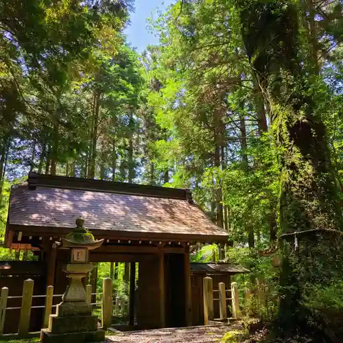 八幡神社松平東照宮の山門