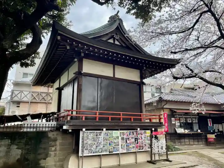 駒込天祖神社の{uncategorized: "未分類", other: "その他", undefined: "問題あり", building: "その他建物", grave: "お墓", sacred_gate: "鳥居", guardian: "狛犬", statue: "像", buddha: "仏像", history: "歴史", nature: "自然", garden: "庭園", animal: "動物", pagoda: "塔", temizu: "手水舎", mountain_gate: "山門・神門", sanctuary: "本殿・本堂", subordinate: "末社・摂社", art: "芸術", scenery: "景色", jizo: "地蔵", ema: "絵馬", goshuin: "御朱印", omikuji: "おみくじ", items: "授与品その他", amulet: "お守り", goshuincho: "御朱印帳", eats: "食事", festival: "お祭り", votive_dance: "神楽", shichigosan: "七五三参", wedding: "結婚式", experience: "体験その他", initially: "初詣", around: "周辺", anti_infection: "感染症対策"}