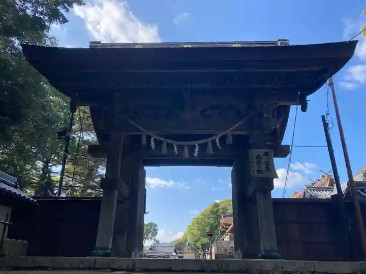 賀茂神社の山門・神門