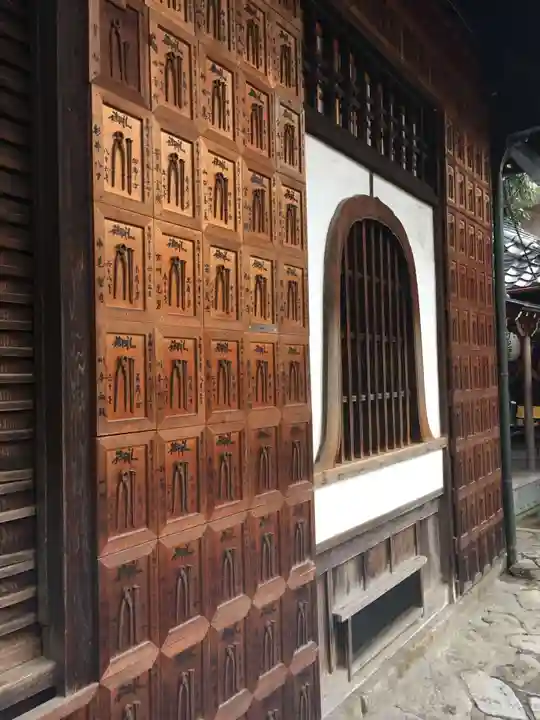 石像寺(釘抜地蔵)の本殿・本堂