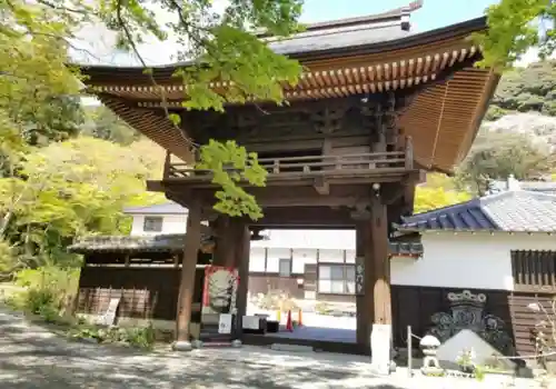 岩松寺の山門