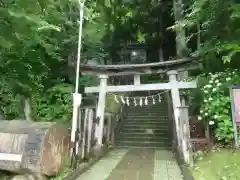 諏訪神社の鳥居