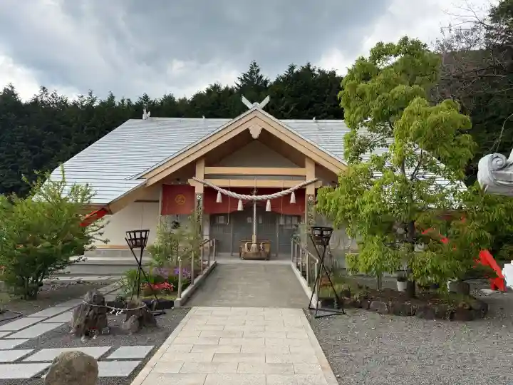 石鎚神社(関東石鎚神社)の{uncategorized: "未分類", other: "その他", undefined: "問題あり", building: "その他建物", grave: "お墓", sacred_gate: "鳥居", guardian: "狛犬", statue: "像", buddha: "仏像", history: "歴史", nature: "自然", garden: "庭園", animal: "動物", pagoda: "塔", temizu: "手水舎", mountain_gate: "山門・神門", sanctuary: "本殿・本堂", subordinate: "末社・摂社", art: "芸術", scenery: "景色", jizo: "地蔵", ema: "絵馬", goshuin: "御朱印", omikuji: "おみくじ", items: "授与品その他", amulet: "お守り", goshuincho: "御朱印帳", eats: "食事", festival: "お祭り", votive_dance: "神楽", shichigosan: "七五三参", wedding: "結婚式", experience: "体験その他", initially: "初詣", around: "周辺", anti_infection: "感染症対策"}