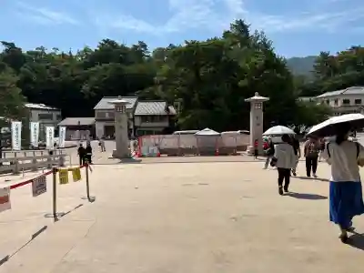 厳島神社の{uncategorized: "未分類", other: "その他", undefined: "問題あり", building: "その他建物", grave: "お墓", sacred_gate: "鳥居", guardian: "狛犬", statue: "像", buddha: "仏像", history: "歴史", nature: "自然", garden: "庭園", animal: "動物", pagoda: "塔", temizu: "手水舎", mountain_gate: "山門・神門", sanctuary: "本殿・本堂", subordinate: "末社・摂社", art: "芸術", scenery: "景色", jizo: "地蔵", ema: "絵馬", goshuin: "御朱印", omikuji: "おみくじ", items: "授与品その他", amulet: "お守り", goshuincho: "御朱印帳", eats: "食事", festival: "お祭り", votive_dance: "神楽", shichigosan: "七五三参", wedding: "結婚式", experience: "体験その他", initially: "初詣", around: "周辺", anti_infection: "感染症対策"}