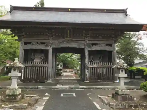 常堅寺の山門