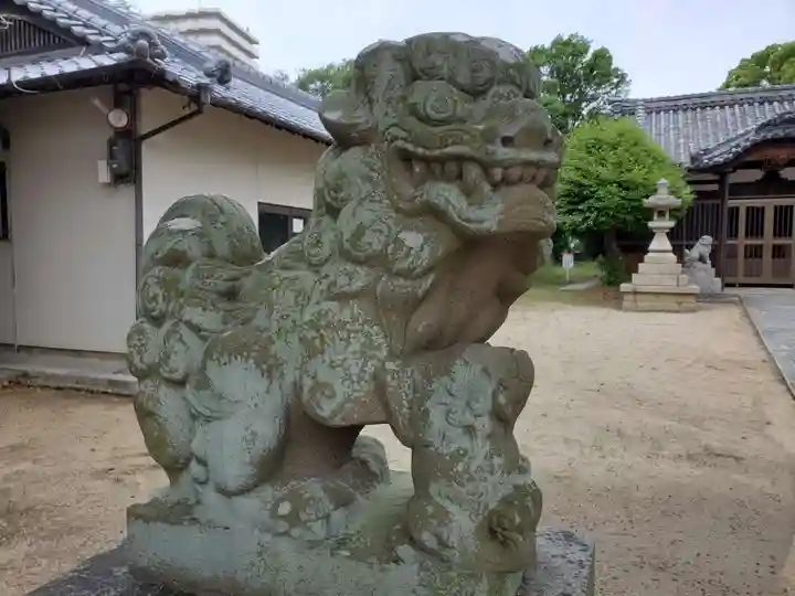 三社神社の狛犬