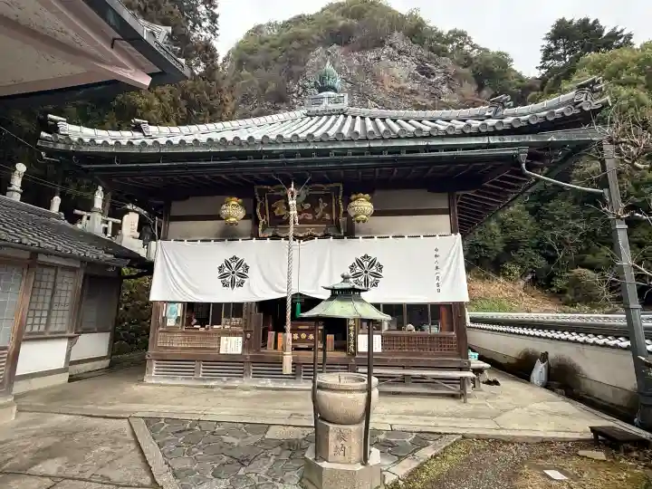宝山寺の{uncategorized: "未分類", other: "その他", undefined: "問題あり", building: "その他建物", grave: "お墓", sacred_gate: "鳥居", guardian: "狛犬", statue: "像", buddha: "仏像", history: "歴史", nature: "自然", garden: "庭園", animal: "動物", pagoda: "塔", temizu: "手水舎", mountain_gate: "山門・神門", sanctuary: "本殿・本堂", subordinate: "末社・摂社", art: "芸術", scenery: "景色", jizo: "地蔵", ema: "絵馬", goshuin: "御朱印", omikuji: "おみくじ", items: "授与品その他", amulet: "お守り", goshuincho: "御朱印帳", eats: "食事", festival: "お祭り", votive_dance: "神楽", shichigosan: "七五三参", wedding: "結婚式", experience: "体験その他", initially: "初詣", around: "周辺", anti_infection: "感染症対策"}