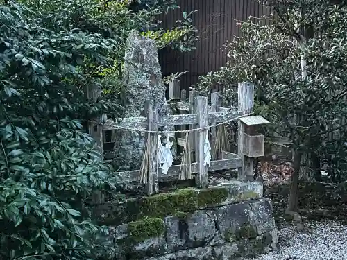 海潮神社の{uncategorized: "未分類", other: "その他", undefined: "問題あり", building: "その他建物", grave: "お墓", sacred_gate: "鳥居", guardian: "狛犬", statue: "像", buddha: "仏像", history: "歴史", nature: "自然", garden: "庭園", animal: "動物", pagoda: "塔", temizu: "手水舎", mountain_gate: "山門・神門", sanctuary: "本殿・本堂", subordinate: "末社・摂社", art: "芸術", scenery: "景色", jizo: "地蔵", ema: "絵馬", goshuin: "御朱印", omikuji: "おみくじ", items: "授与品その他", amulet: "お守り", goshuincho: "御朱印帳", eats: "食事", festival: "お祭り", votive_dance: "神楽", shichigosan: "七五三参", wedding: "結婚式", experience: "体験その他", initially: "初詣", around: "周辺", anti_infection: "感染症対策"}
