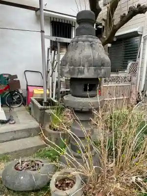 本光寺の{uncategorized: "未分類", other: "その他", undefined: "問題あり", building: "その他建物", grave: "お墓", sacred_gate: "鳥居", guardian: "狛犬", statue: "像", buddha: "仏像", history: "歴史", nature: "自然", garden: "庭園", animal: "動物", pagoda: "塔", temizu: "手水舎", mountain_gate: "山門・神門", sanctuary: "本殿・本堂", subordinate: "末社・摂社", art: "芸術", scenery: "景色", jizo: "地蔵", ema: "絵馬", goshuin: "御朱印", omikuji: "おみくじ", items: "授与品その他", amulet: "お守り", goshuincho: "御朱印帳", eats: "食事", festival: "お祭り", votive_dance: "神楽", shichigosan: "七五三参", wedding: "結婚式", experience: "体験その他", initially: "初詣", around: "周辺", anti_infection: "感染症対策"}