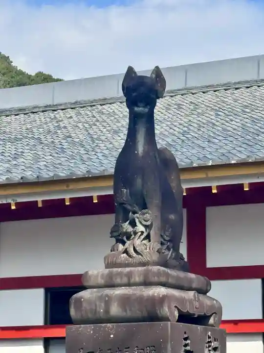 祐徳稲荷神社の{uncategorized: "未分類", other: "その他", undefined: "問題あり", building: "その他建物", grave: "お墓", sacred_gate: "鳥居", guardian: "狛犬", statue: "像", buddha: "仏像", history: "歴史", nature: "自然", garden: "庭園", animal: "動物", pagoda: "塔", temizu: "手水舎", mountain_gate: "山門・神門", sanctuary: "本殿・本堂", subordinate: "末社・摂社", art: "芸術", scenery: "景色", jizo: "地蔵", ema: "絵馬", goshuin: "御朱印", omikuji: "おみくじ", items: "授与品その他", amulet: "お守り", goshuincho: "御朱印帳", eats: "食事", festival: "お祭り", votive_dance: "神楽", shichigosan: "七五三参", wedding: "結婚式", experience: "体験その他", initially: "初詣", around: "周辺", anti_infection: "感染症対策"}