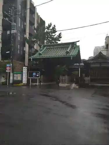 泉岳寺の山門