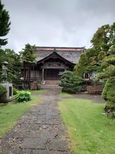 聖眼寺の本殿