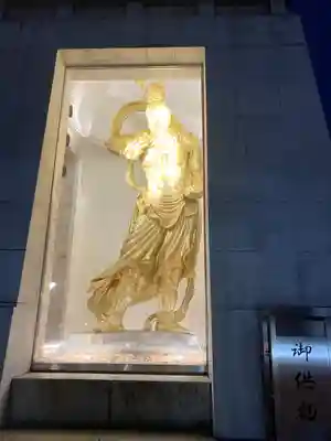 最上稲荷山妙教寺の像