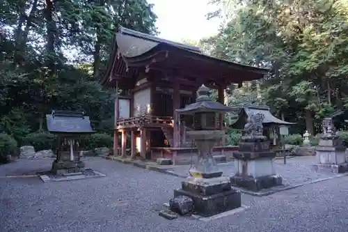 苗村神社の本殿