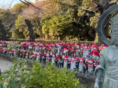 増上寺の{uncategorized: "未分類", other: "その他", undefined: "問題あり", building: "その他建物", grave: "お墓", sacred_gate: "鳥居", guardian: "狛犬", statue: "像", buddha: "仏像", history: "歴史", nature: "自然", garden: "庭園", animal: "動物", pagoda: "塔", temizu: "手水舎", mountain_gate: "山門・神門", sanctuary: "本殿・本堂", subordinate: "末社・摂社", art: "芸術", scenery: "景色", jizo: "地蔵", ema: "絵馬", goshuin: "御朱印", omikuji: "おみくじ", items: "授与品その他", amulet: "お守り", goshuincho: "御朱印帳", eats: "食事", festival: "お祭り", votive_dance: "神楽", shichigosan: "七五三参", wedding: "結婚式", experience: "体験その他", initially: "初詣", around: "周辺", anti_infection: "感染症対策"}