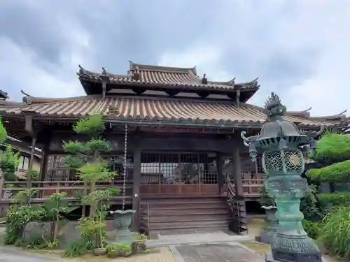 光明寺の本殿・本堂