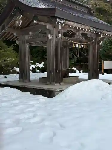氣多大社の{uncategorized: "未分類", other: "その他", undefined: "問題あり", building: "その他建物", grave: "お墓", sacred_gate: "鳥居", guardian: "狛犬", statue: "像", buddha: "仏像", history: "歴史", nature: "自然", garden: "庭園", animal: "動物", pagoda: "塔", temizu: "手水舎", mountain_gate: "山門・神門", sanctuary: "本殿・本堂", subordinate: "末社・摂社", art: "芸術", scenery: "景色", jizo: "地蔵", ema: "絵馬", goshuin: "御朱印", omikuji: "おみくじ", items: "授与品その他", amulet: "お守り", goshuincho: "御朱印帳", eats: "食事", festival: "お祭り", votive_dance: "神楽", shichigosan: "七五三参", wedding: "結婚式", experience: "体験その他", initially: "初詣", around: "周辺", anti_infection: "感染症対策"}