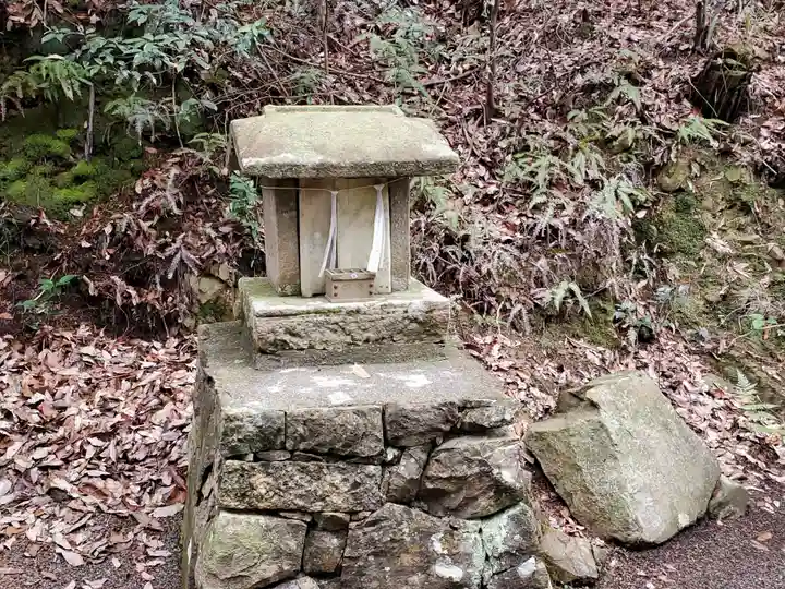 鍬渓神社の末社・摂社
