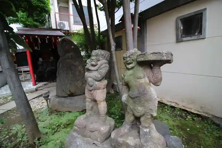 吉原神社の像