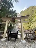 飛瀧神社(熊野那智大社別宮)の{uncategorized: "未分類", other: "その他", undefined: "問題あり", building: "その他建物", grave: "お墓", sacred_gate: "鳥居", guardian: "狛犬", statue: "像", buddha: "仏像", history: "歴史", nature: "自然", garden: "庭園", animal: "動物", pagoda: "塔", temizu: "手水舎", mountain_gate: "山門・神門", sanctuary: "本殿・本堂", subordinate: "末社・摂社", art: "芸術", scenery: "景色", jizo: "地蔵", ema: "絵馬", goshuin: "御朱印", omikuji: "おみくじ", items: "授与品その他", amulet: "お守り", goshuincho: "御朱印帳", eats: "食事", festival: "お祭り", votive_dance: "神楽", shichigosan: "七五三参", wedding: "結婚式", experience: "体験その他", initially: "初詣", around: "周辺", anti_infection: "感染症対策"}