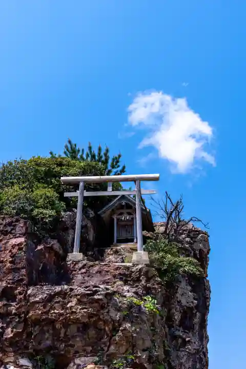 稲佐の浜 弁天島(島根県)