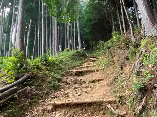 羽黒三田神社の周辺