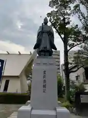 玉造稲荷神社の像