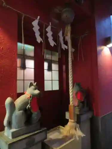 豊岩稲荷神社の本殿・本堂