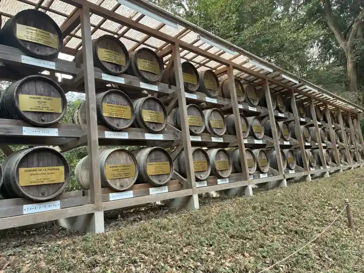 明治神宮の{uncategorized: "未分類", other: "その他", undefined: "問題あり", building: "その他建物", grave: "お墓", sacred_gate: "鳥居", guardian: "狛犬", statue: "像", buddha: "仏像", history: "歴史", nature: "自然", garden: "庭園", animal: "動物", pagoda: "塔", temizu: "手水舎", mountain_gate: "山門・神門", sanctuary: "本殿・本堂", subordinate: "末社・摂社", art: "芸術", scenery: "景色", jizo: "地蔵", ema: "絵馬", goshuin: "御朱印", omikuji: "おみくじ", items: "授与品その他", amulet: "お守り", goshuincho: "御朱印帳", eats: "食事", festival: "お祭り", votive_dance: "神楽", shichigosan: "七五三参", wedding: "結婚式", experience: "体験その他", initially: "初詣", around: "周辺", anti_infection: "感染症対策"}