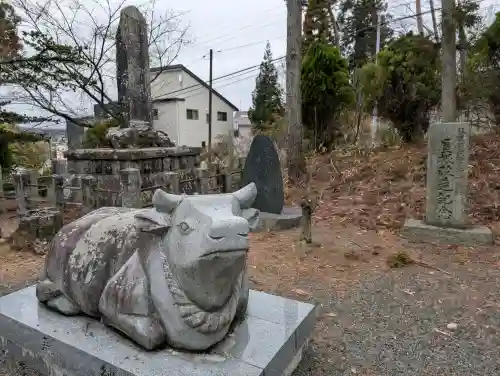 豊景神社の{uncategorized: "未分類", other: "その他", undefined: "問題あり", building: "その他建物", grave: "お墓", sacred_gate: "鳥居", guardian: "狛犬", statue: "像", buddha: "仏像", history: "歴史", nature: "自然", garden: "庭園", animal: "動物", pagoda: "塔", temizu: "手水舎", mountain_gate: "山門・神門", sanctuary: "本殿・本堂", subordinate: "末社・摂社", art: "芸術", scenery: "景色", jizo: "地蔵", ema: "絵馬", goshuin: "御朱印", omikuji: "おみくじ", items: "授与品その他", amulet: "お守り", goshuincho: "御朱印帳", eats: "食事", festival: "お祭り", votive_dance: "神楽", shichigosan: "七五三参", wedding: "結婚式", experience: "体験その他", initially: "初詣", around: "周辺", anti_infection: "感染症対策"}