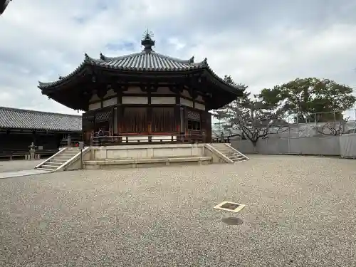 法隆寺 夢殿の{uncategorized: "未分類", other: "その他", undefined: "問題あり", building: "その他建物", grave: "お墓", sacred_gate: "鳥居", guardian: "狛犬", statue: "像", buddha: "仏像", history: "歴史", nature: "自然", garden: "庭園", animal: "動物", pagoda: "塔", temizu: "手水舎", mountain_gate: "山門・神門", sanctuary: "本殿・本堂", subordinate: "末社・摂社", art: "芸術", scenery: "景色", jizo: "地蔵", ema: "絵馬", goshuin: "御朱印", omikuji: "おみくじ", items: "授与品その他", amulet: "お守り", goshuincho: "御朱印帳", eats: "食事", festival: "お祭り", votive_dance: "神楽", shichigosan: "七五三参", wedding: "結婚式", experience: "体験その他", initially: "初詣", around: "周辺", anti_infection: "感染症対策"}