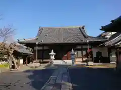 西来寺の本殿