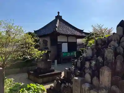 泉橋寺の本殿・本堂