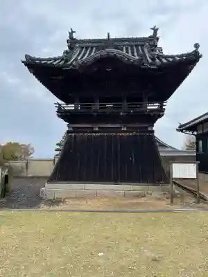 餘慶寺の{uncategorized: "未分類", other: "その他", undefined: "問題あり", building: "その他建物", grave: "お墓", sacred_gate: "鳥居", guardian: "狛犬", statue: "像", buddha: "仏像", history: "歴史", nature: "自然", garden: "庭園", animal: "動物", pagoda: "塔", temizu: "手水舎", mountain_gate: "山門・神門", sanctuary: "本殿・本堂", subordinate: "末社・摂社", art: "芸術", scenery: "景色", jizo: "地蔵", ema: "絵馬", goshuin: "御朱印", omikuji: "おみくじ", items: "授与品その他", amulet: "お守り", goshuincho: "御朱印帳", eats: "食事", festival: "お祭り", votive_dance: "神楽", shichigosan: "七五三参", wedding: "結婚式", experience: "体験その他", initially: "初詣", around: "周辺", anti_infection: "感染症対策"}