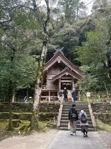 出雲大社の{uncategorized: "未分類", other: "その他", undefined: "問題あり", building: "その他建物", grave: "お墓", sacred_gate: "鳥居", guardian: "狛犬", statue: "像", buddha: "仏像", history: "歴史", nature: "自然", garden: "庭園", animal: "動物", pagoda: "塔", temizu: "手水舎", mountain_gate: "山門・神門", sanctuary: "本殿・本堂", subordinate: "末社・摂社", art: "芸術", scenery: "景色", jizo: "地蔵", ema: "絵馬", goshuin: "御朱印", omikuji: "おみくじ", items: "授与品その他", amulet: "お守り", goshuincho: "御朱印帳", eats: "食事", festival: "お祭り", votive_dance: "神楽", shichigosan: "七五三参", wedding: "結婚式", experience: "体験その他", initially: "初詣", around: "周辺", anti_infection: "感染症対策"}