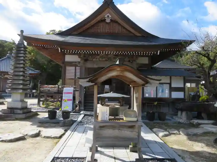 信濃比叡廣拯院の本殿・本堂