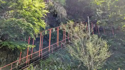 湘山稲荷大明神の鳥居