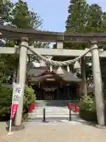 越中一宮 髙瀬神社の{uncategorized: "未分類", other: "その他", undefined: "問題あり", building: "その他建物", grave: "お墓", sacred_gate: "鳥居", guardian: "狛犬", statue: "像", buddha: "仏像", history: "歴史", nature: "自然", garden: "庭園", animal: "動物", pagoda: "塔", temizu: "手水舎", mountain_gate: "山門・神門", sanctuary: "本殿・本堂", subordinate: "末社・摂社", art: "芸術", scenery: "景色", jizo: "地蔵", ema: "絵馬", goshuin: "御朱印", omikuji: "おみくじ", items: "授与品その他", amulet: "お守り", goshuincho: "御朱印帳", eats: "食事", festival: "お祭り", votive_dance: "神楽", shichigosan: "七五三参", wedding: "結婚式", experience: "体験その他", initially: "初詣", around: "周辺", anti_infection: "感染症対策"}