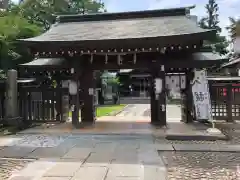 小岩神社の山門