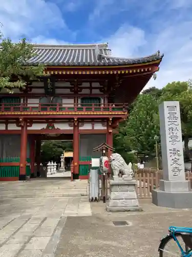 瀧泉寺（目黒不動尊）の山門