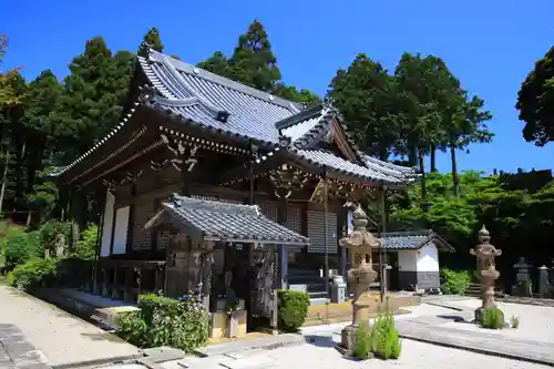 東泉寺の本殿