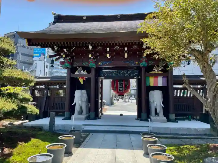 光明院の{uncategorized: "未分類", other: "その他", undefined: "問題あり", building: "その他建物", grave: "お墓", sacred_gate: "鳥居", guardian: "狛犬", statue: "像", buddha: "仏像", history: "歴史", nature: "自然", garden: "庭園", animal: "動物", pagoda: "塔", temizu: "手水舎", mountain_gate: "山門・神門", sanctuary: "本殿・本堂", subordinate: "末社・摂社", art: "芸術", scenery: "景色", jizo: "地蔵", ema: "絵馬", goshuin: "御朱印", omikuji: "おみくじ", items: "授与品その他", amulet: "お守り", goshuincho: "御朱印帳", eats: "食事", festival: "お祭り", votive_dance: "神楽", shichigosan: "七五三参", wedding: "結婚式", experience: "体験その他", initially: "初詣", around: "周辺", anti_infection: "感染症対策"}