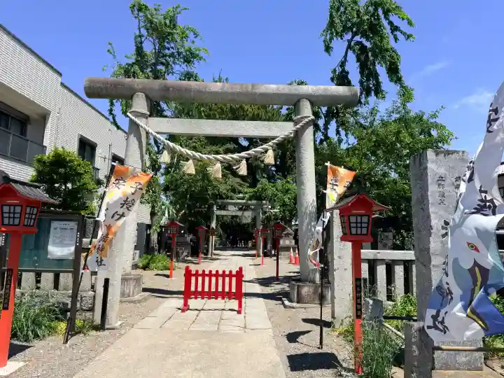 鴻神社の{uncategorized: "未分類", other: "その他", undefined: "問題あり", building: "その他建物", grave: "お墓", sacred_gate: "鳥居", guardian: "狛犬", statue: "像", buddha: "仏像", history: "歴史", nature: "自然", garden: "庭園", animal: "動物", pagoda: "塔", temizu: "手水舎", mountain_gate: "山門・神門", sanctuary: "本殿・本堂", subordinate: "末社・摂社", art: "芸術", scenery: "景色", jizo: "地蔵", ema: "絵馬", goshuin: "御朱印", omikuji: "おみくじ", items: "授与品その他", amulet: "お守り", goshuincho: "御朱印帳", eats: "食事", festival: "お祭り", votive_dance: "神楽", shichigosan: "七五三参", wedding: "結婚式", experience: "体験その他", initially: "初詣", around: "周辺", anti_infection: "感染症対策"}