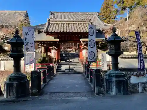 岩水寺の山門・神門