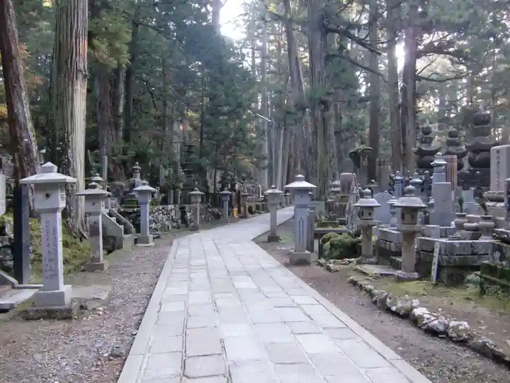 高野山金剛峯寺奥の院(和歌山県)