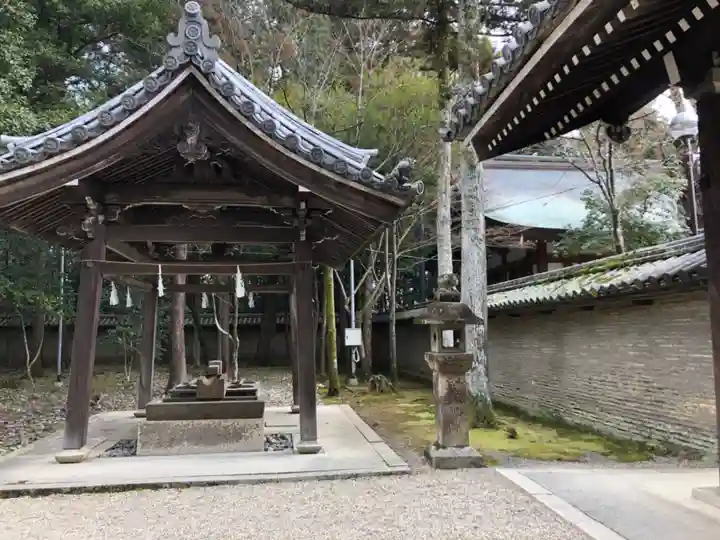 多田神社の手水舎