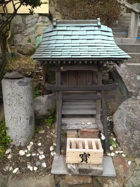 由加山 由加神社本宮の末社・摂社