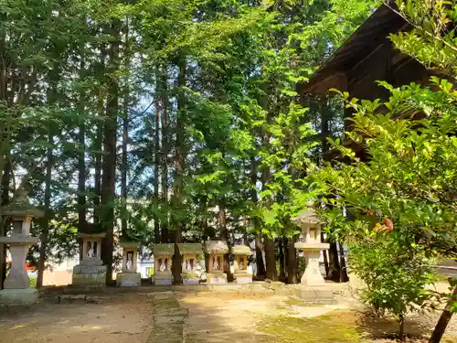 滑川神社 - 仕事と子どもの守り神の末社