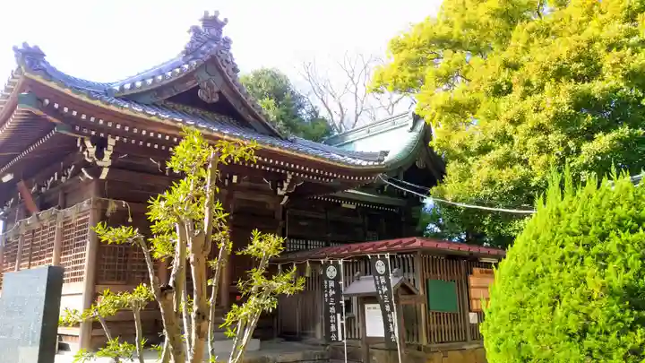 若宮八幡宮の本殿・本堂